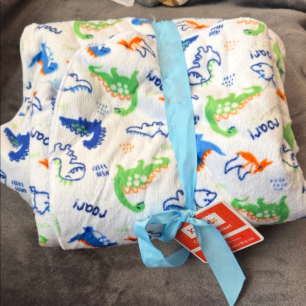 Baby Essentials Bundle Set - Picture 2 of 8